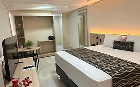 Crystal Plaza Hotel